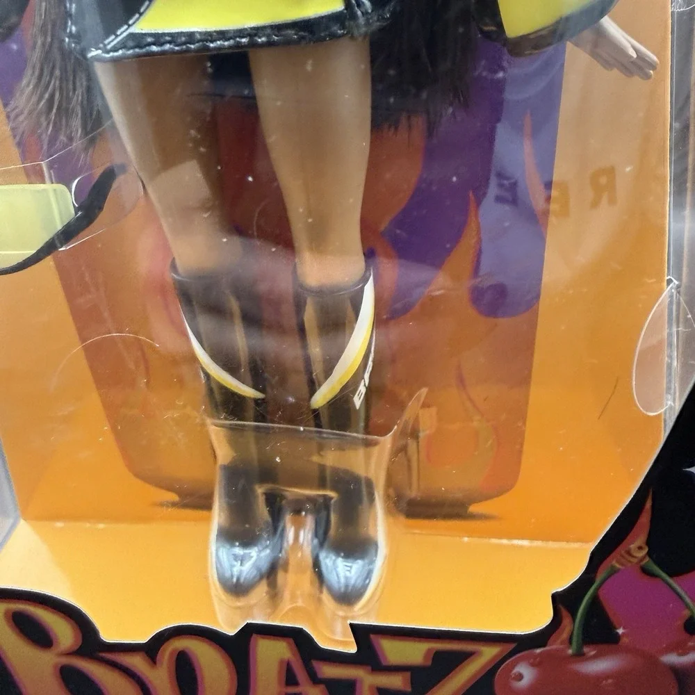 BRATZ 2025 Scorchin' SASHA Doll Limited Edition NEW!!🔥 Yellow Outfit & Shades